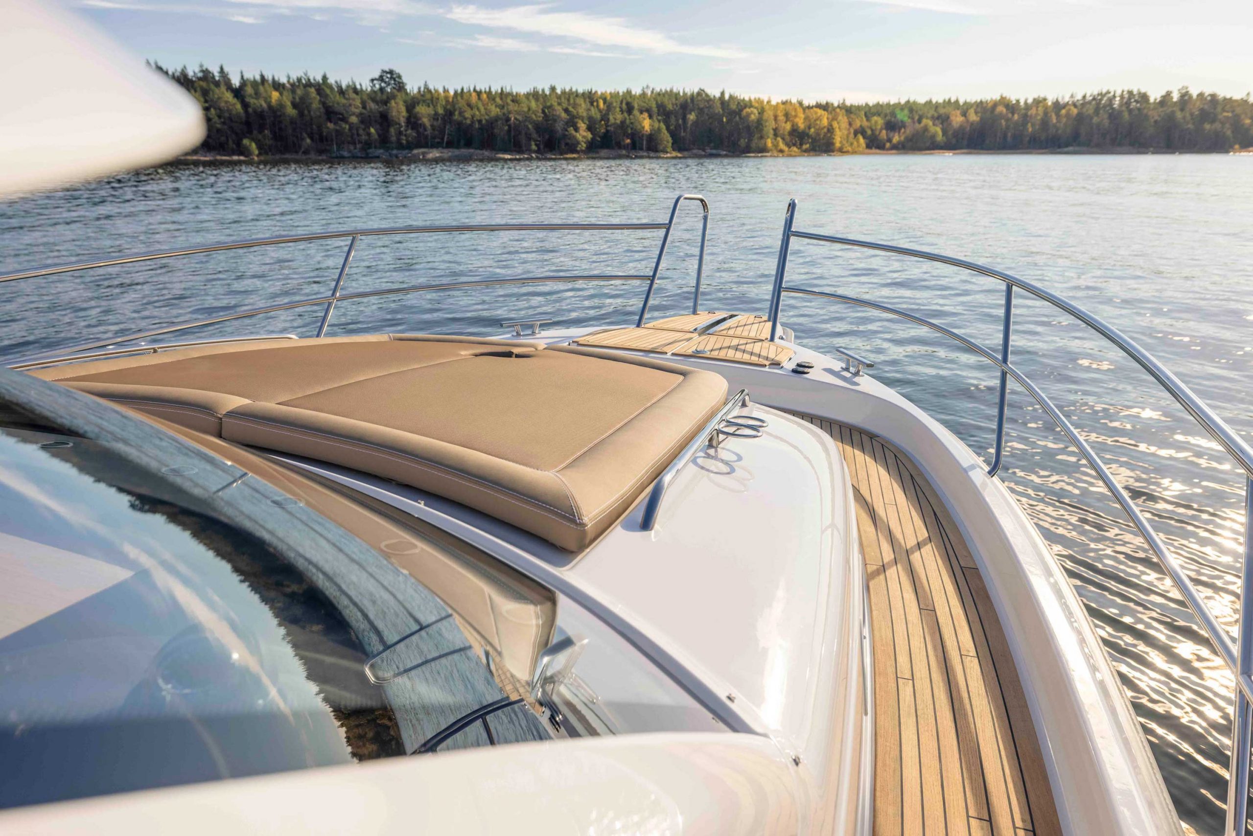 365 Coupé front deck